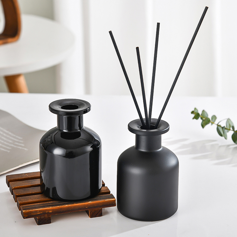 ขวดน้ำหอมปรับอากาศแบบใหม่ 1 ชิ - Home Fragrance Oud บทวิจารณ์และราคา